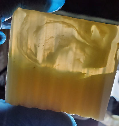 Golden Clarity – Shea Butter & Lemongrass Cologne Soap